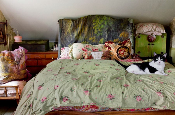 lit de lit tête en bois photo Rikki Snyder