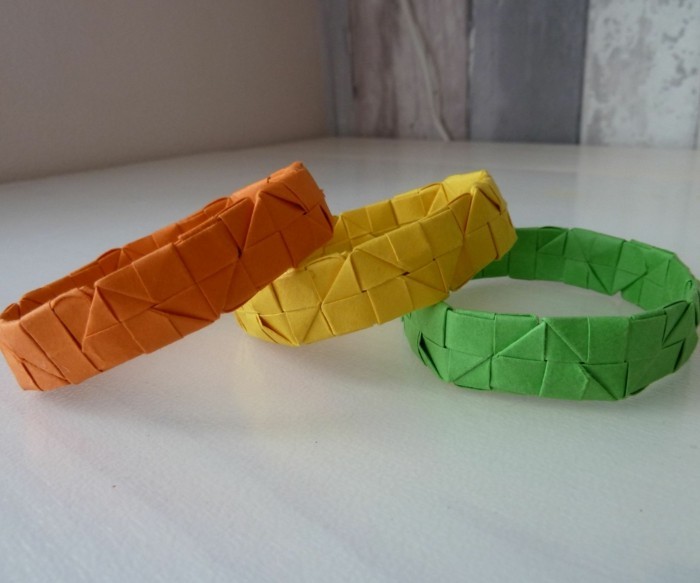 יצירתי crafting צמיד בצבע אוריגמי