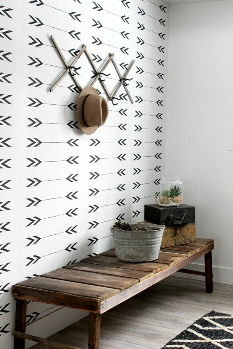 δημιουργική διακόσμηση τοίχων ιδέες ταπετσαρία διάδρομο ξύλινα έπιπλα διάδρομο
