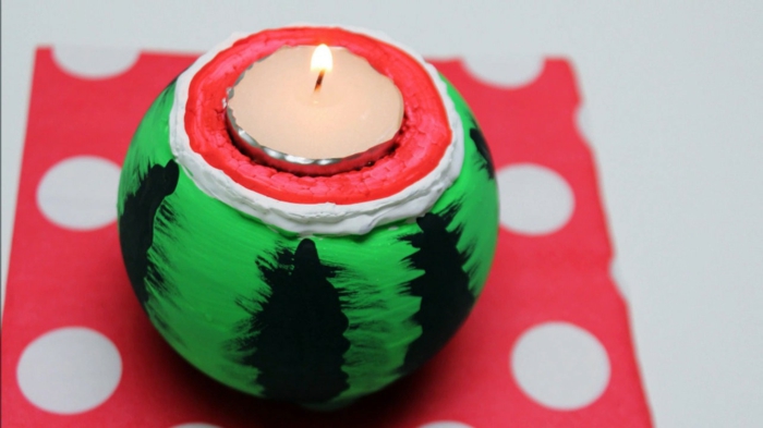 Tvořivé řemeslné svíčky vytvářejí nápady pro domácí kutily