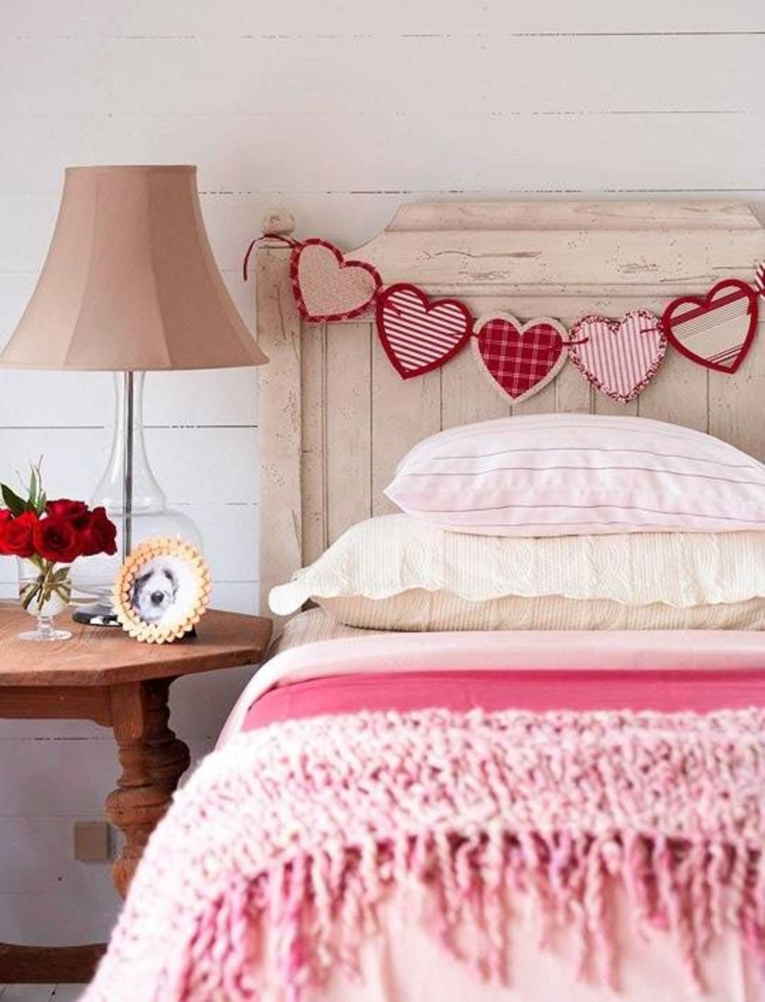 kūrybinės amatų idėjos, miegamasis dekoras rožinis akcentas