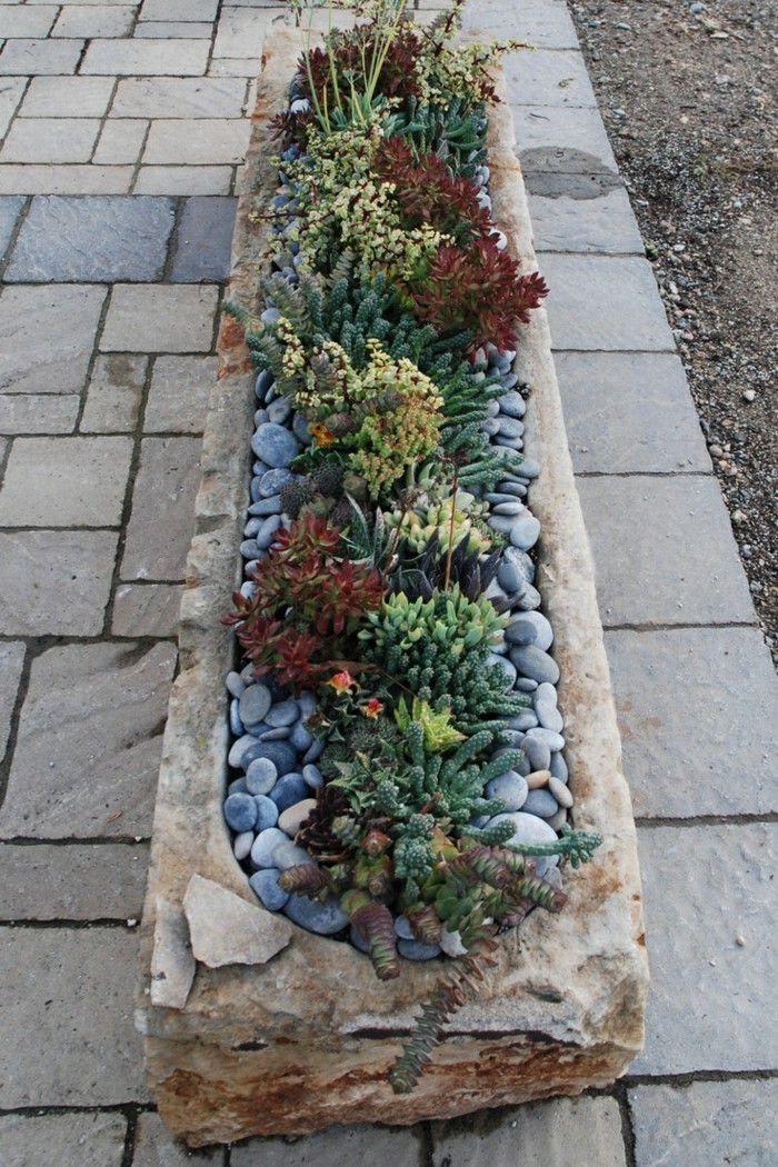 Kreativní zahradní nápady s kamenem a oblázky