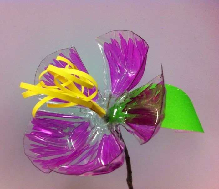 Creative Craft DIY kukkia muovipulloja