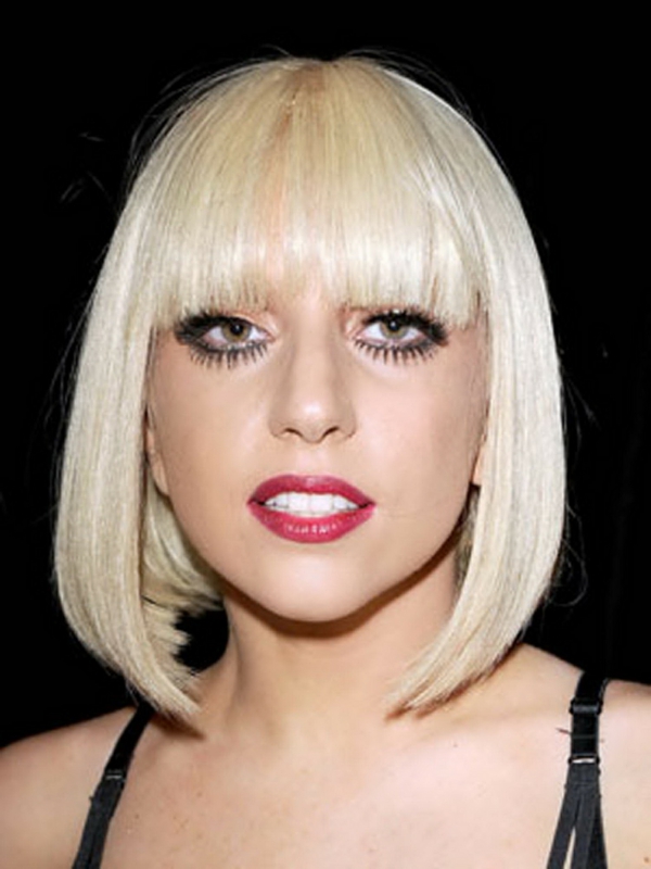 Lady Gaga hairstyles ώμου μήκος μαλλιά ξανθιά bob bangs