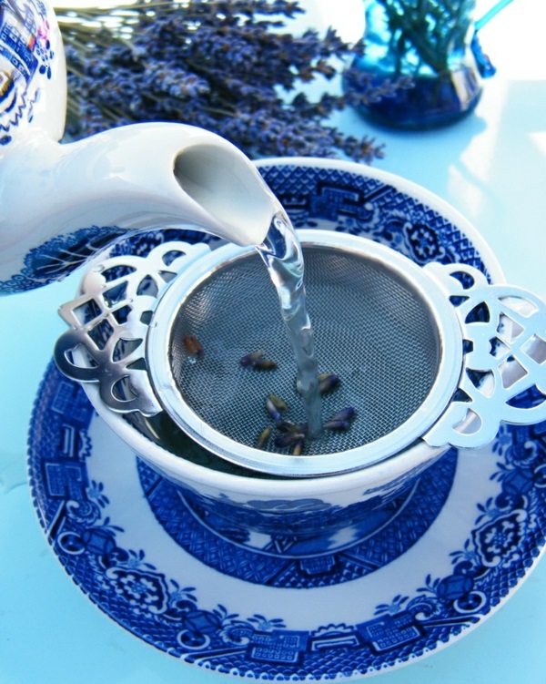 淡紫色茶作用凉茶饮料