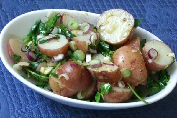 platos ligeros ensalada de patata cebolla de puerro