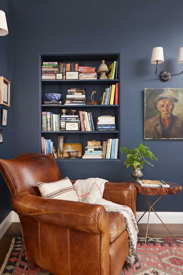 skaitymo kampas atviros sienos lentynos oda fotelio skaitymo kėdė