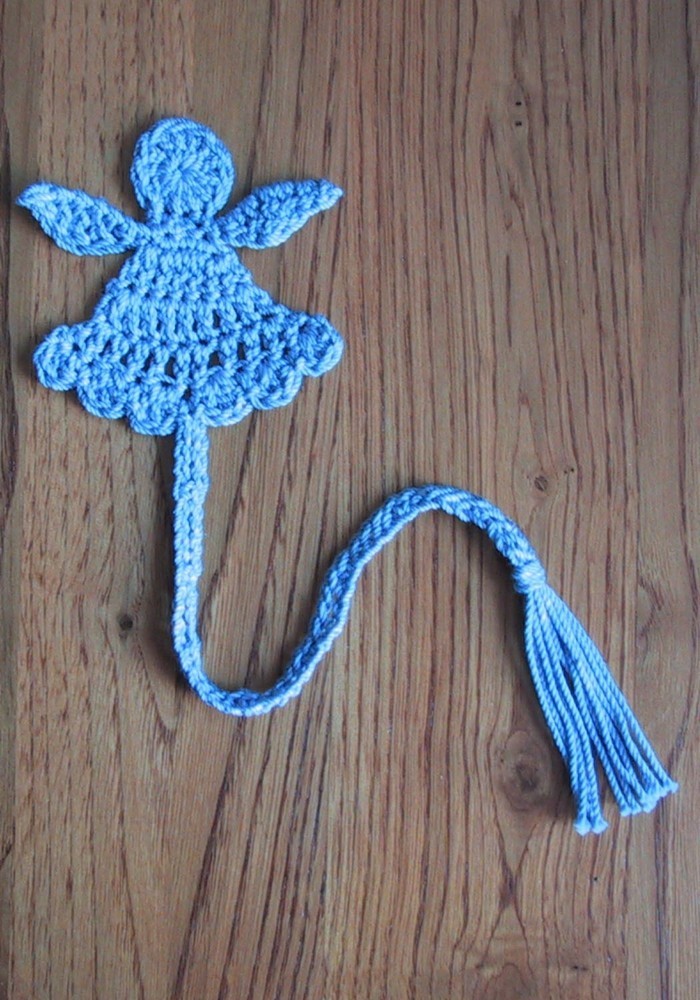 marcador crochet angel azul