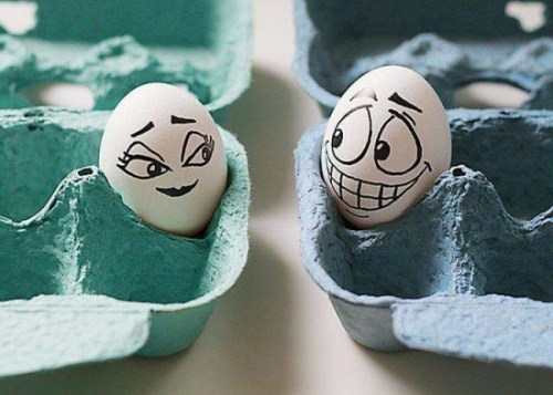 τα αστεία αυγά του Πάσχα είναι ερωτευμένα