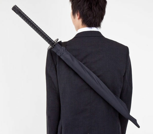 Hauska samurai-jack-sateenvarjot miekka takakansi