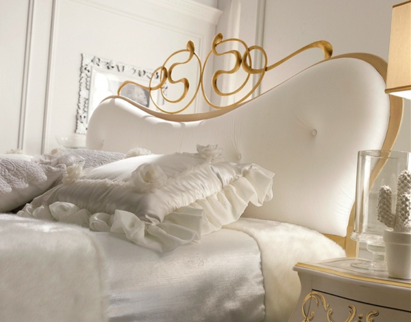 tête de lit idées d'ameublement de luxe avec ornements serpentine or