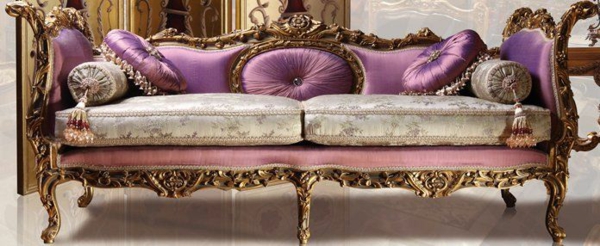 luxusní nábytek purpurová čalouněná pohovka