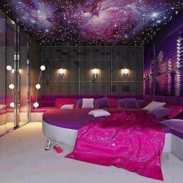 момиче стая стая лилаво приказка лъскав одеяло