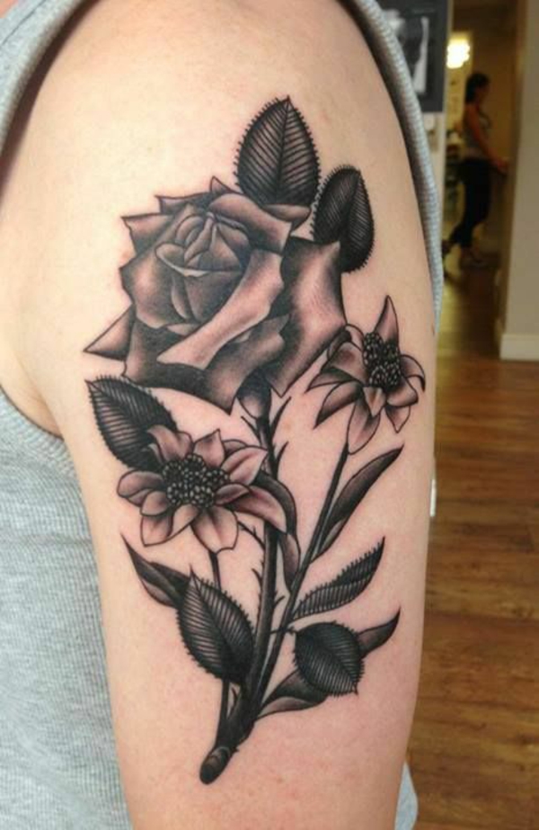τατουάζ λουλουδιών και τριαντάφυλλο