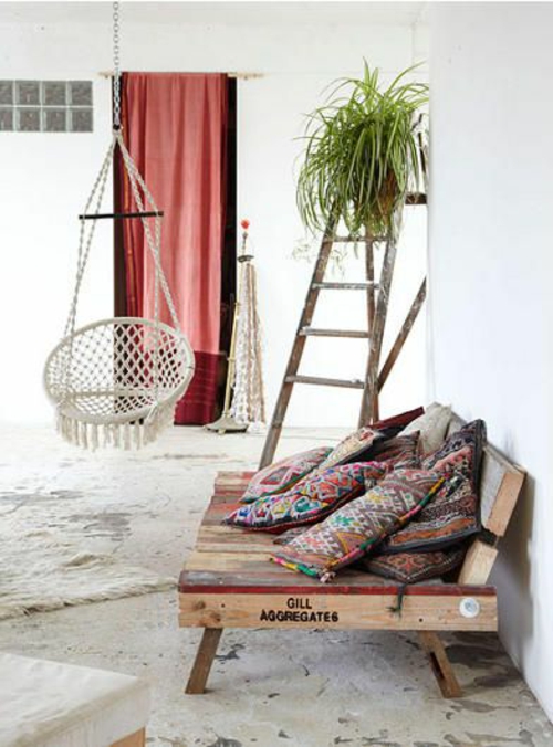 muebles de paleta sofá almohada patrón de folclore