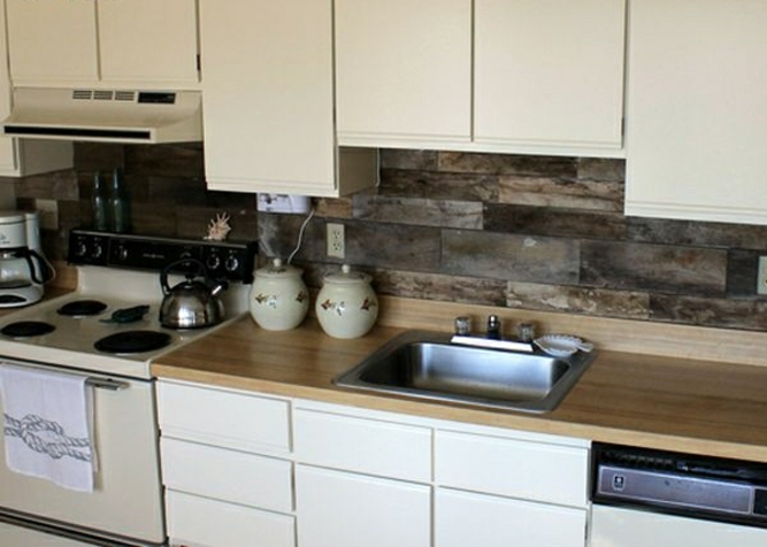 nábytek z palet kuchyňská zadní stěna ze dřeva