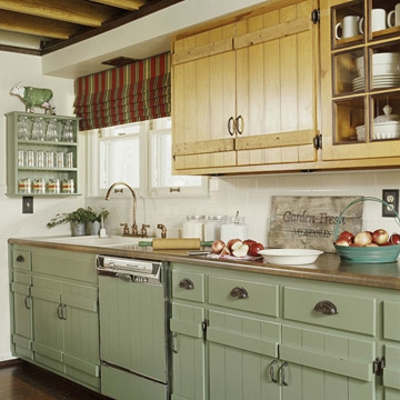 Padarykite savo renovaciją siauroms virtuvės interjerui šviesiai žalios spalvos