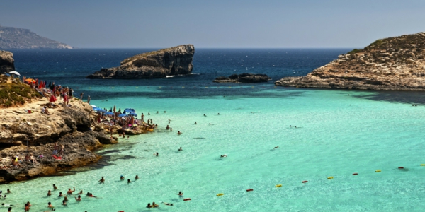 Μάλτα διακοπών comino νησί μπλε λιμνοθάλασσα