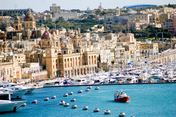 Μάλτα διακοπές sliema καταστήματα εστιατόρια της πόλης