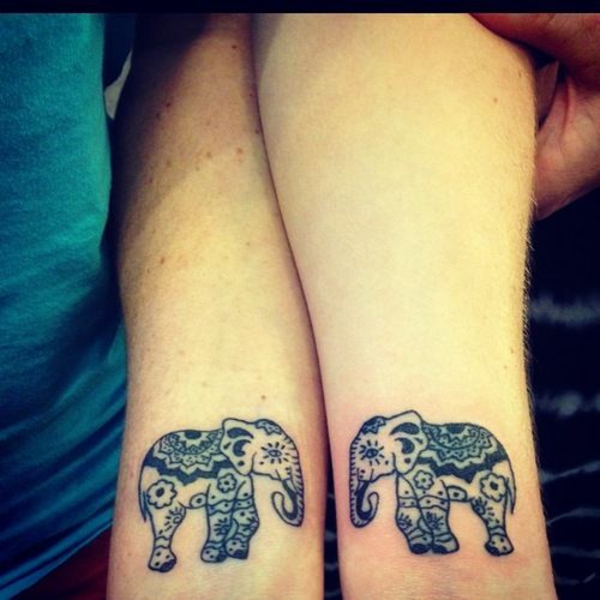 mandala tatuaje loto elefante muñeca
