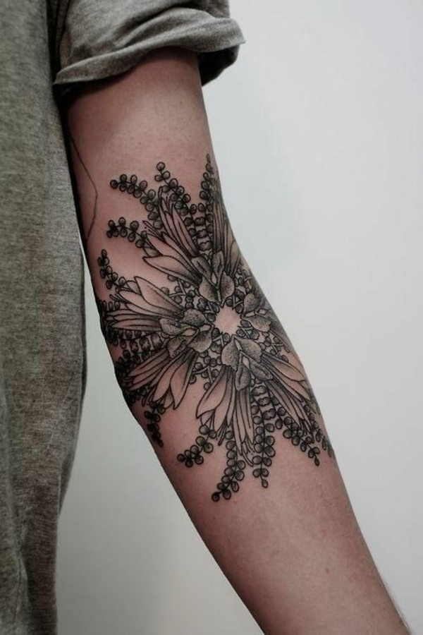 mandala tatuaje loto mandala brazo superior diseño
