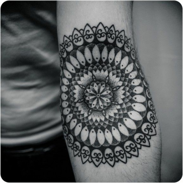 Mandala tatuajes loto mandala brazo superior