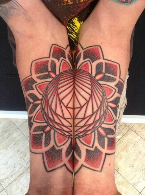мандала татуировки дизайн червено