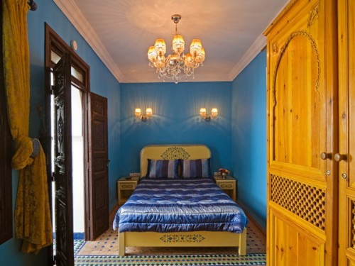 diseños de dormitorio oriental amarillo azul