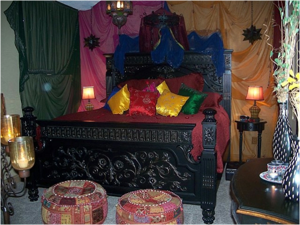 спалня ориенталски оцветени мебели