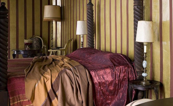 спалня голяма легло декоративни елементи