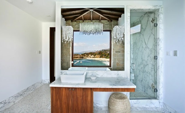 Viduržemio jūros vonios kambarys - tai marmuriniai paviršiai