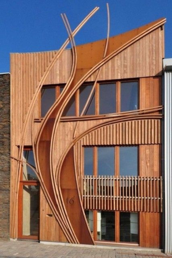 Revestimiento moderno de fachada de madera