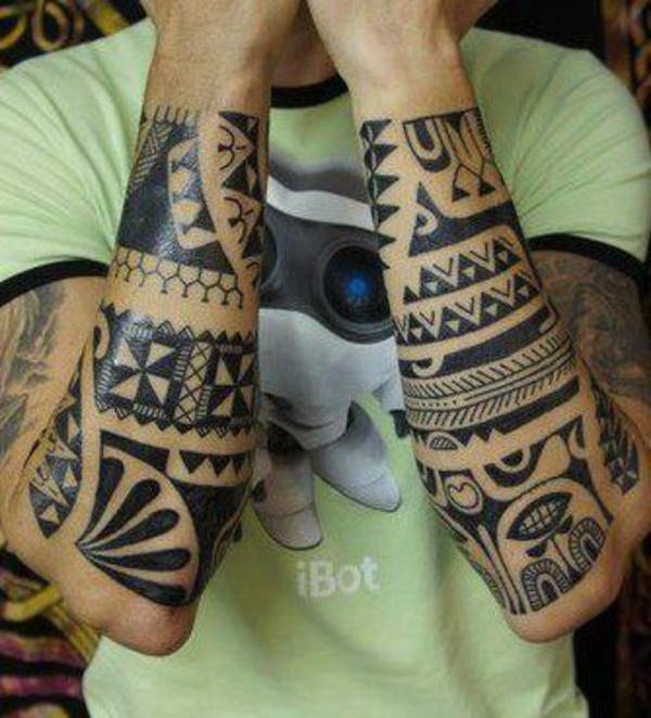 Unterarm mann tattoo motive Maori Tatto