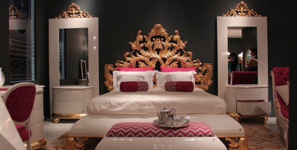 moderni näköinen barokki makuuhuone