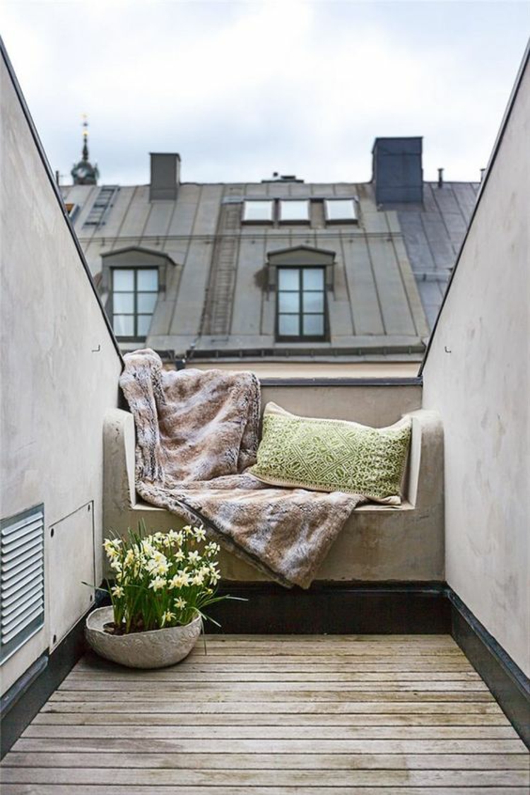 现代阳台设计图片阳台家具混凝土和木头