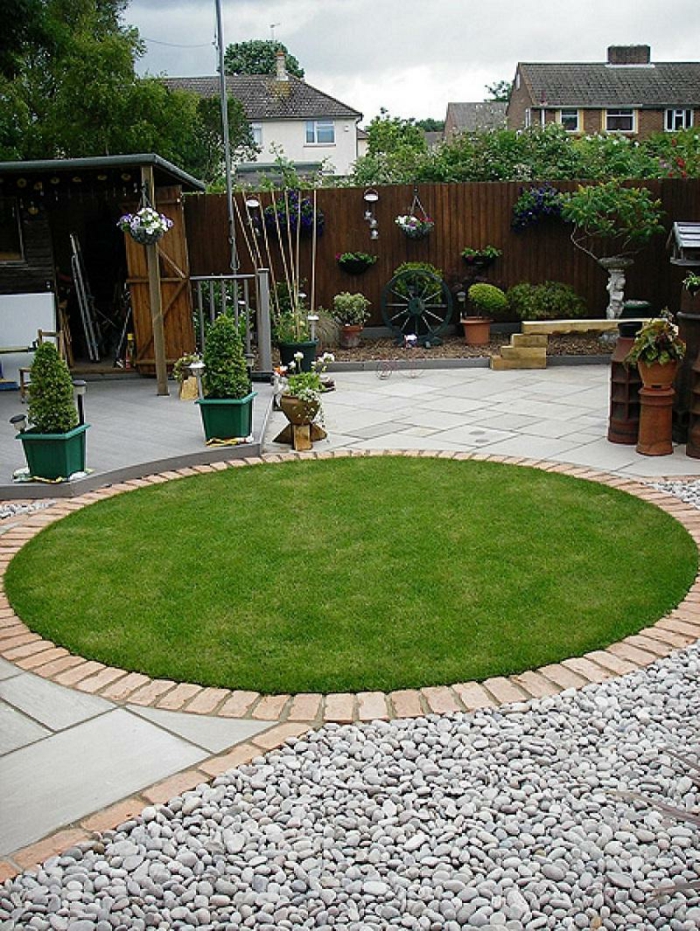 עיצוב גינה מודרני עם צורת גן אבן עם עיצוב מעגל גן עם אבנים חלוקים