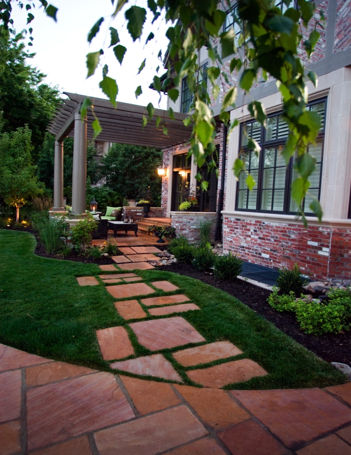 moderní zahradní design s kamennou zahradou terénní zahrady zarostlé kameny