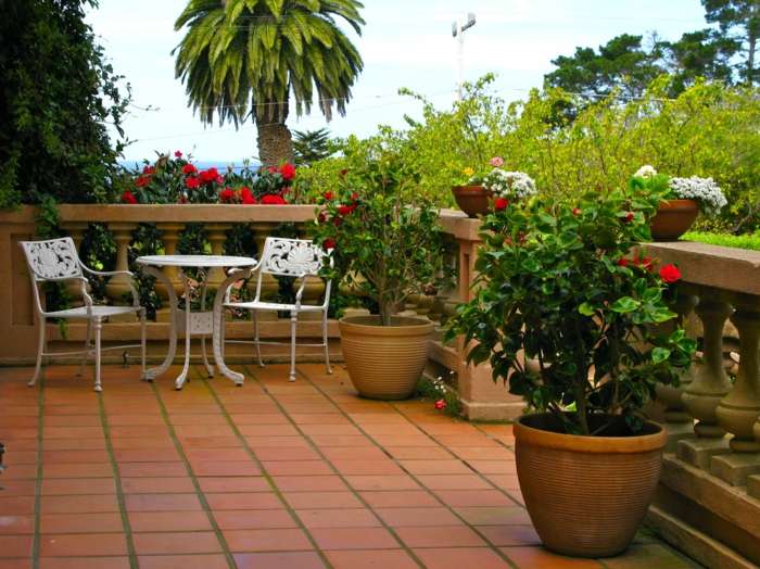 zahradní design s kamennou zahradou design zahrada terénní úpravy s kameny zahradnické nápady dlažební kostky