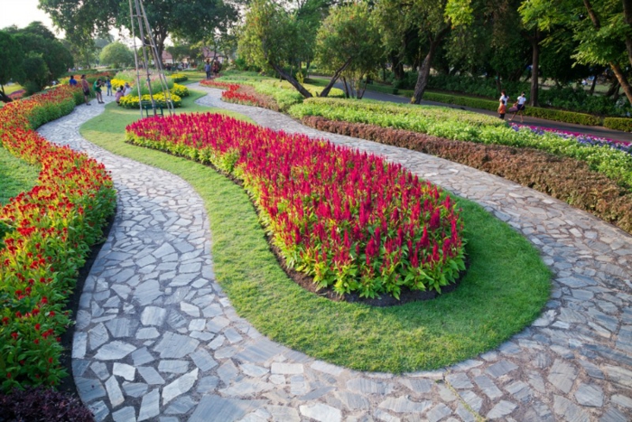 zahradní design s kamennou zahradou rámování zahradní terénní úpravy s kameny mozaika zahradní cesta