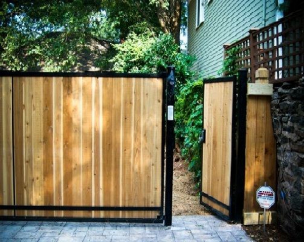 clôtures de jardin modernes de bois en métal