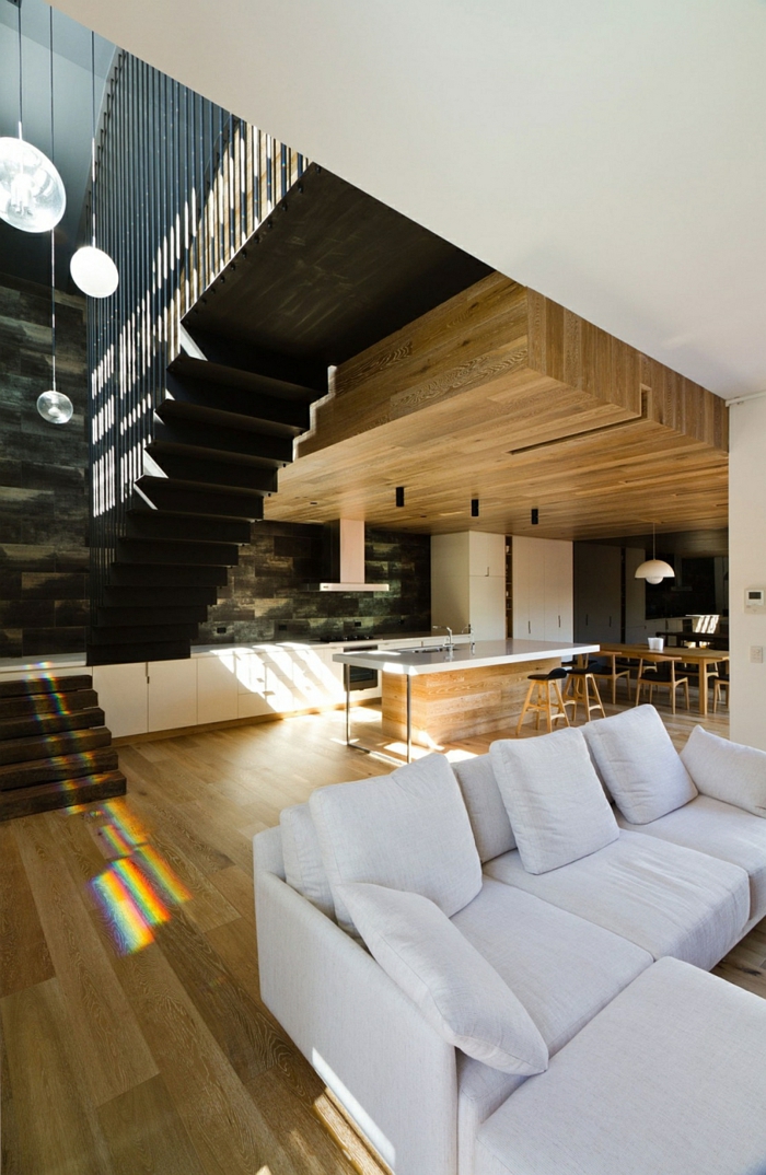 moderne indretning af træ arkitekt hus trægulv træ loft køkken ø