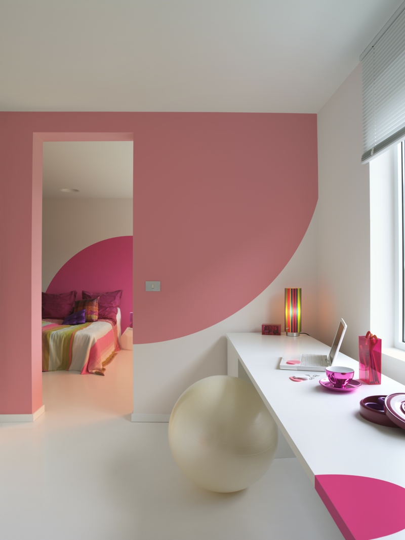 изберете модерни цветове на стените, комбинирайки розовите цветове на стените