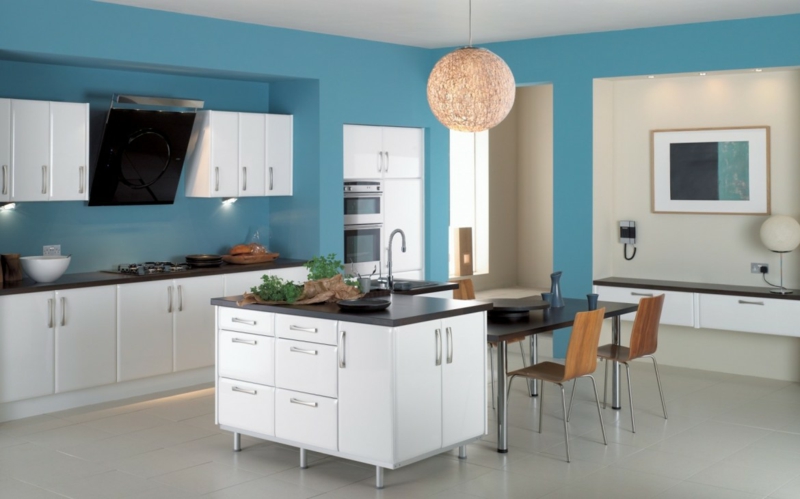 модерни цветове на стените кухня боя на стена боядисани в син цвят