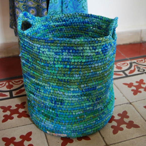 Opslagmand voor duurzame consumptie gehaakte plastic zakken
