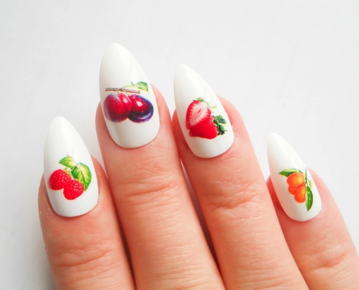 ontwerpideeën voor nagels voor de zomer met fruit