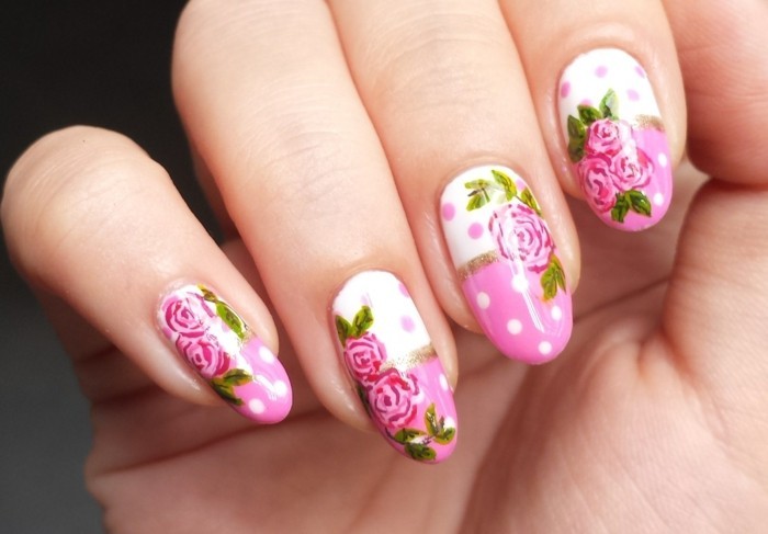 idées de conception d'ongles motif frais pour l'été avec des roses et des points