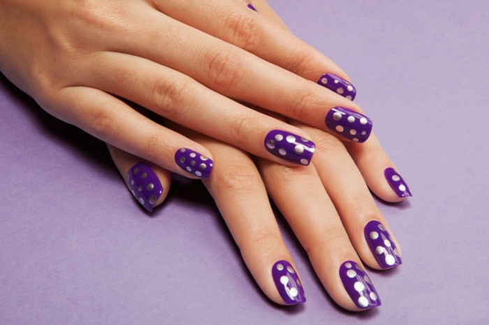 钉子设计指甲设计钉子艺术紫色银色小点指甲油