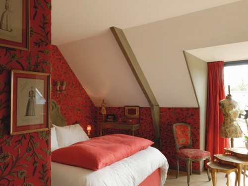 gamtos elementai raudona tapetai nuotraukos stogas kambarys lova