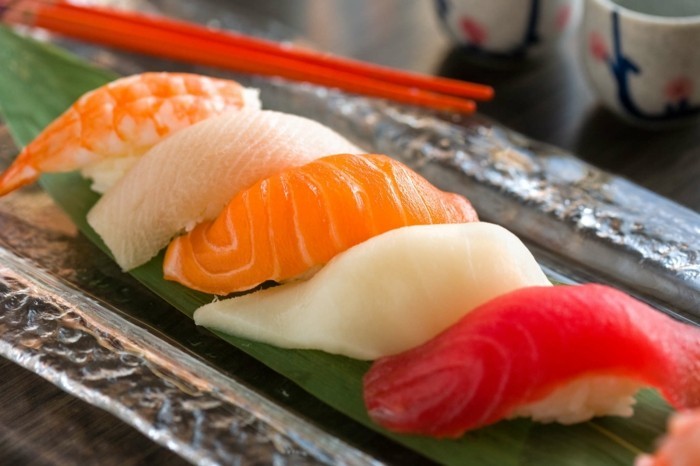 Forbered nigiri sushi og spis straks