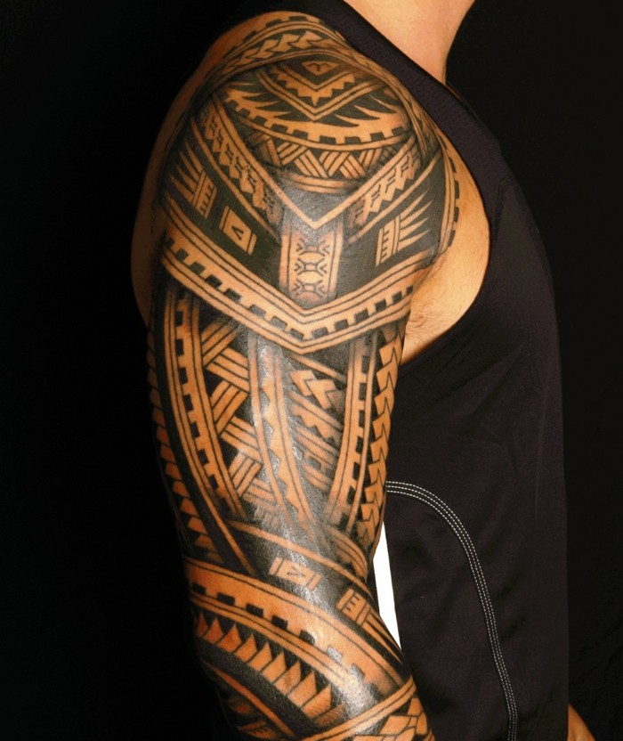 øvre arm tatovering menn tatovering maori motiver